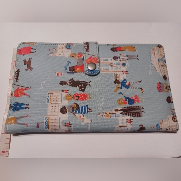 Cath Kidston Travel Wallet - Picture 3 of 15